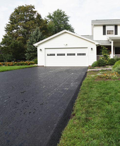 Cost of Blacktop Driveway Paving in League City